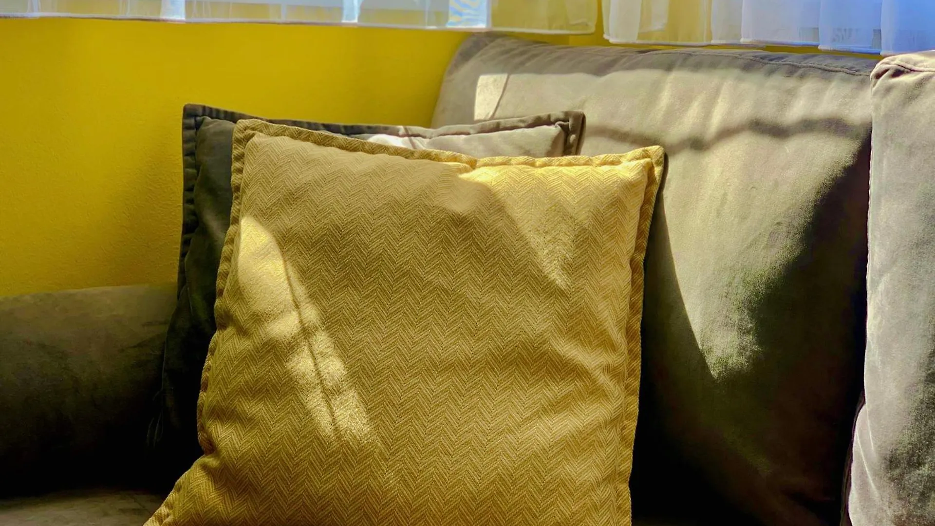 Colorful By The Sea 2 - Durres Apartment