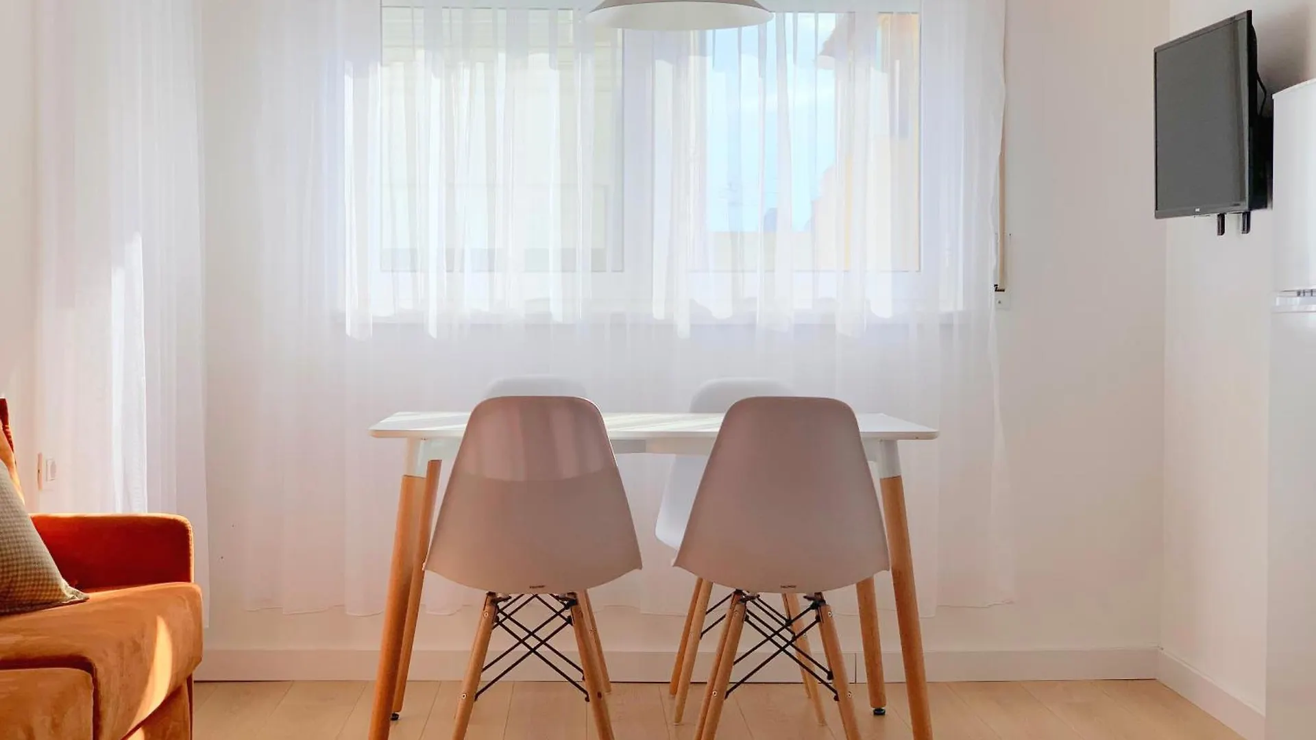 Colorful By The Sea 2 - Durres Apartment